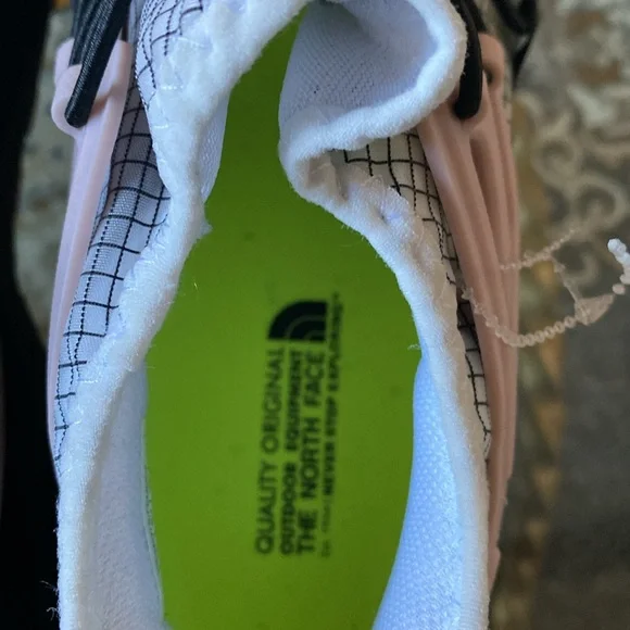 The North Face Women’s Oxeye Tech TNF White/TNF Black shoes - Picture 10 of 17